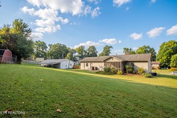 7923 W Cliff Dr, Knoxville, TN 37909