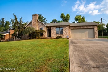 7923 W Cliff Dr, Knoxville, TN 37909