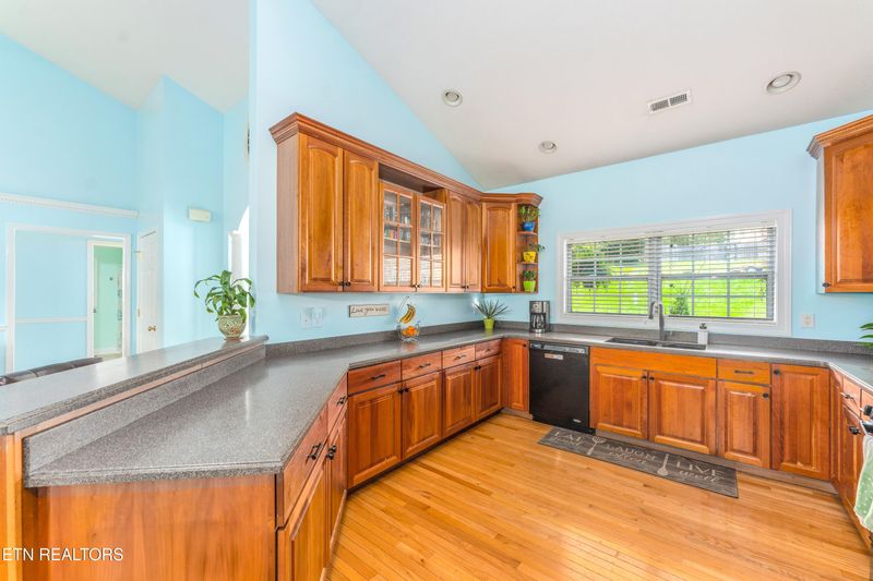 7924 Cedar Stone Ln, Powell, TN 37849