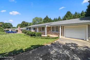 7925 Stratton Dr, Knoxville, TN 37919