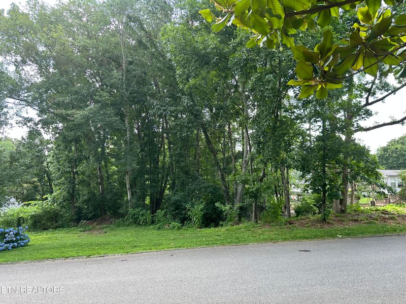 7925 Widdecomb Rd, Powell, TN 37849