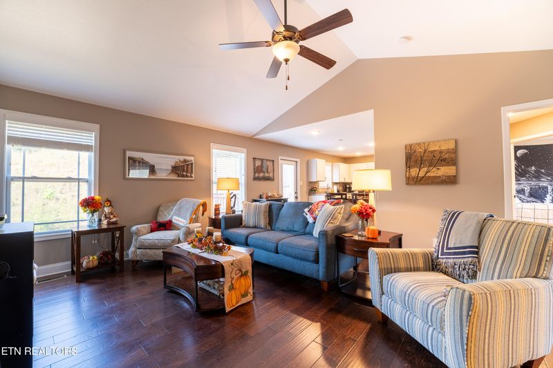 7927 Poplar Grove Ln, Powell, TN 37849