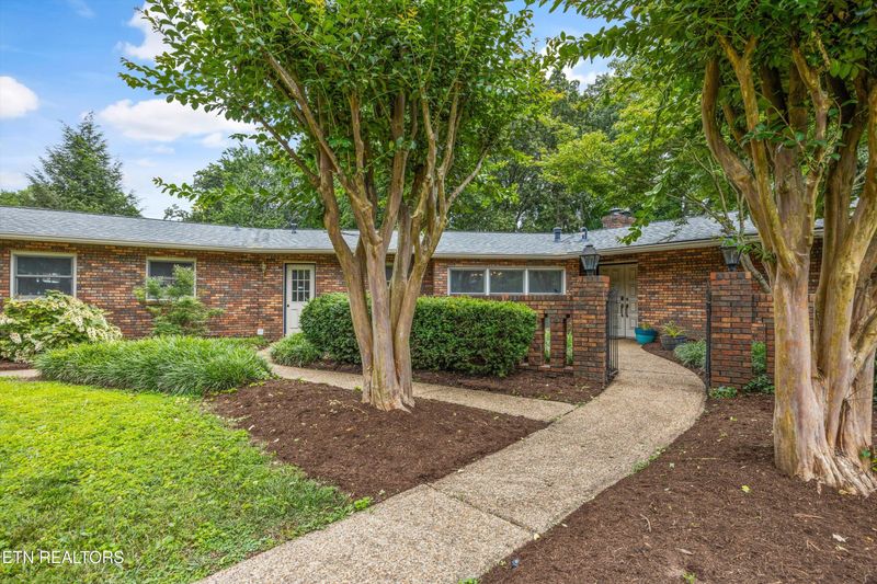 7935 Cranley Rd, Powell, TN 37849
