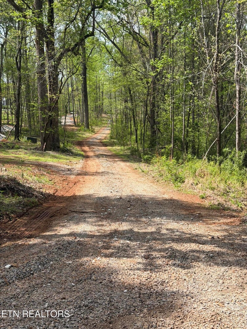 7936 Dry Valley Rd, Loudon, TN 37774