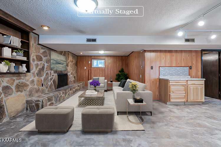 7944 Whitcomb Rd, Powell, TN 37849