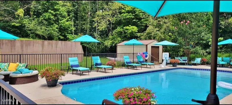 795 Skyline Dr, Oneida, TN 37841