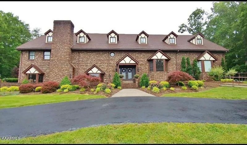 795 Skyline Dr, Oneida, TN 37841