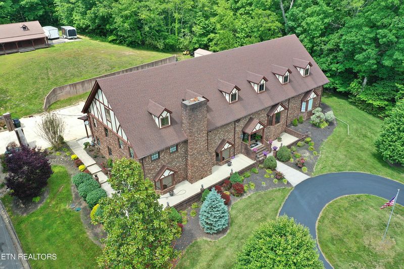 795 Skyline Dr, Oneida, TN 37841