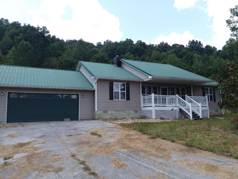 795 Sled Creek Rd, Duff, TN 37729