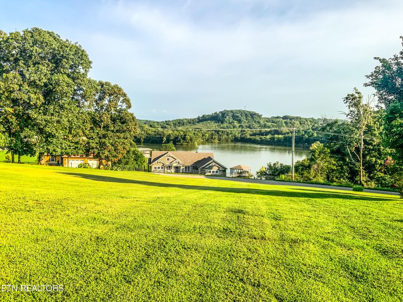 7960 Morganton Rd, Greenback, TN 37742