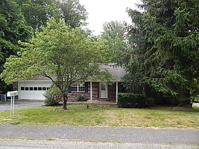 797 W Outer Dr, Oak Ridge, TN 37830