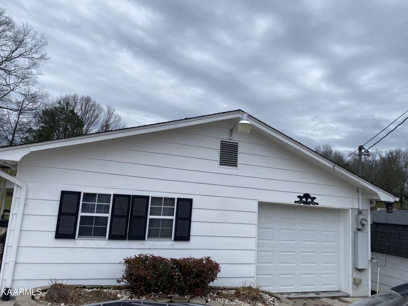 7971 Longmire Rd, Luttrell, TN 37779