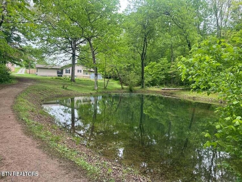 798 Lawson Rd, Crossville, TN 38571