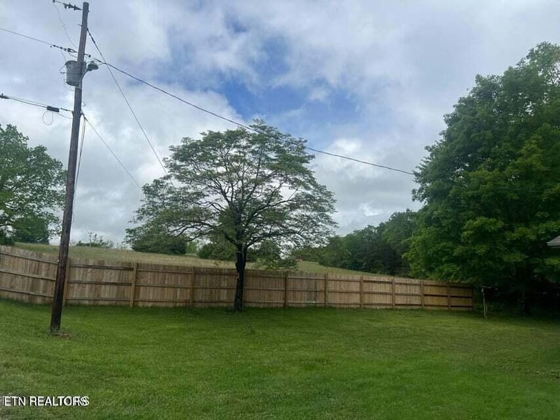 798 Lawson Rd, Crossville, TN 38571