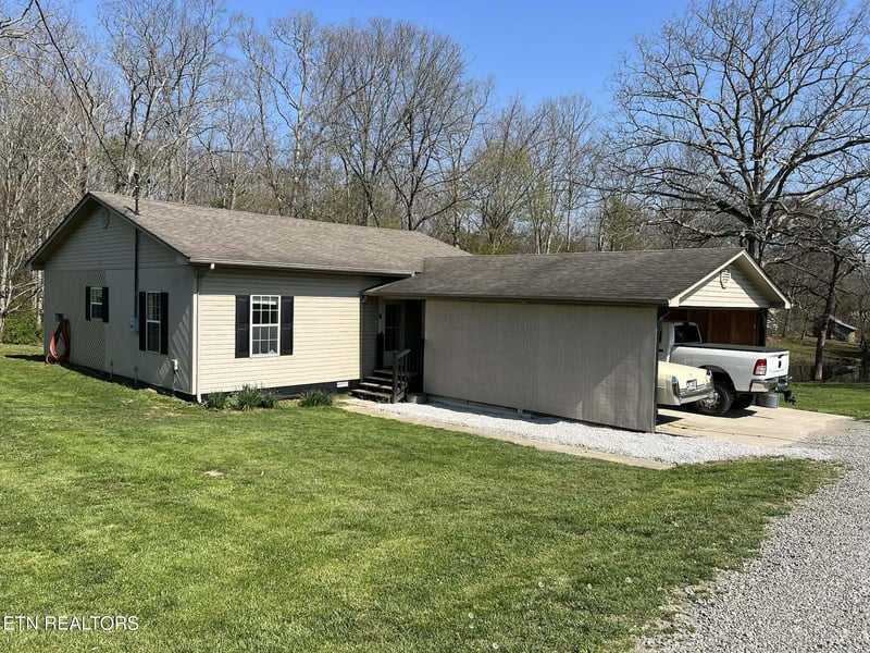 798 Lawson Rd, Crossville, TN 38571