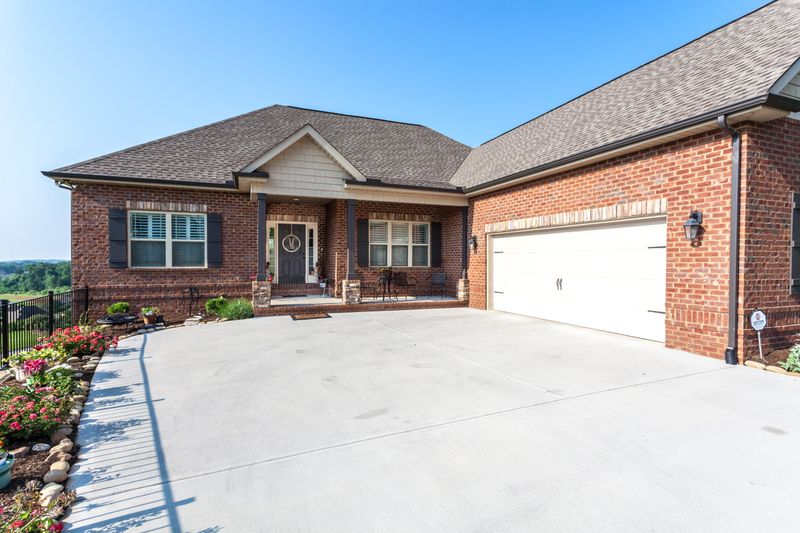 799 Shenandoah Dr, Lenoir City, TN 37771