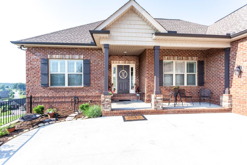 799 Shenandoah Dr, Lenoir City, TN 37771