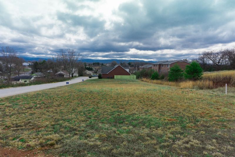 7r Covington Ln, Maryville, TN 37804