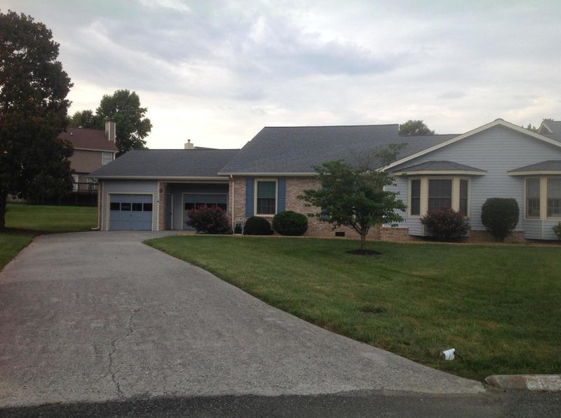 8 Breakers Ct, Clinton, TN 37716