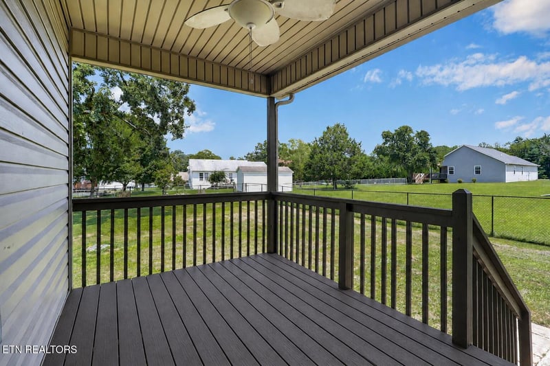 8 Patrick Dr, Crossville, TN 38555