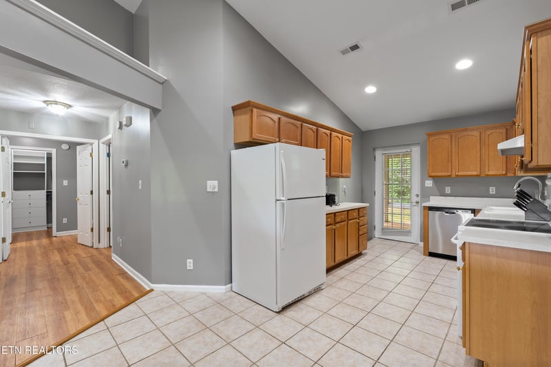 80 Pear Tree Ln, Loudon, TN 37774