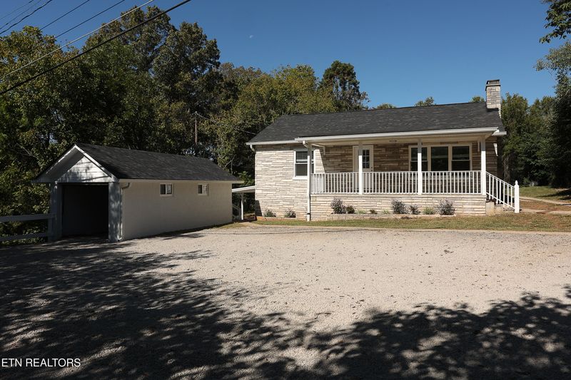 800 E 1st Ave, Lenoir City, TN 37771