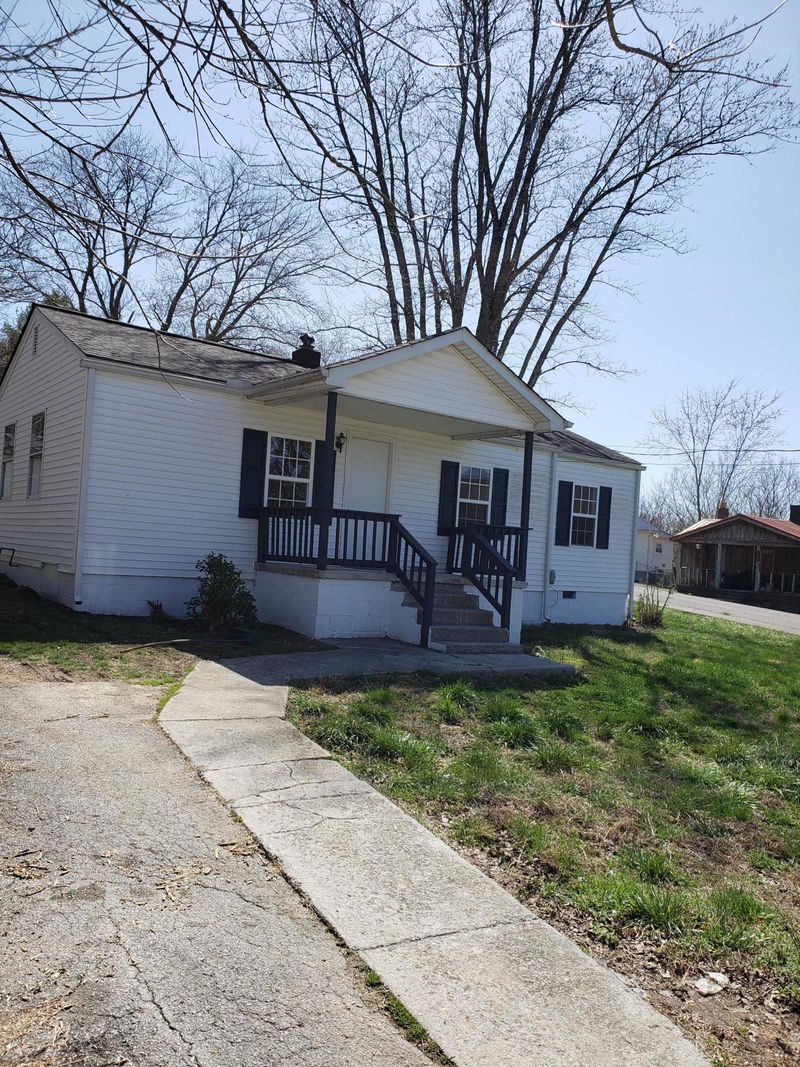 800 E Hemlock St, Lafollette, TN 37766