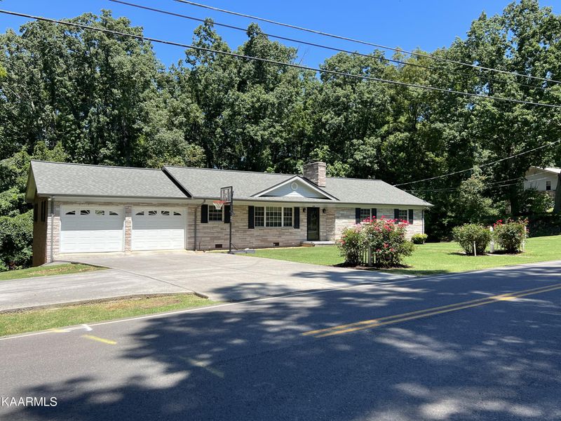 800 Greenbriar Rd, Talbott, TN 37877