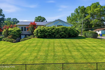 800 N Kingston Ave, Rockwood, TN 37854