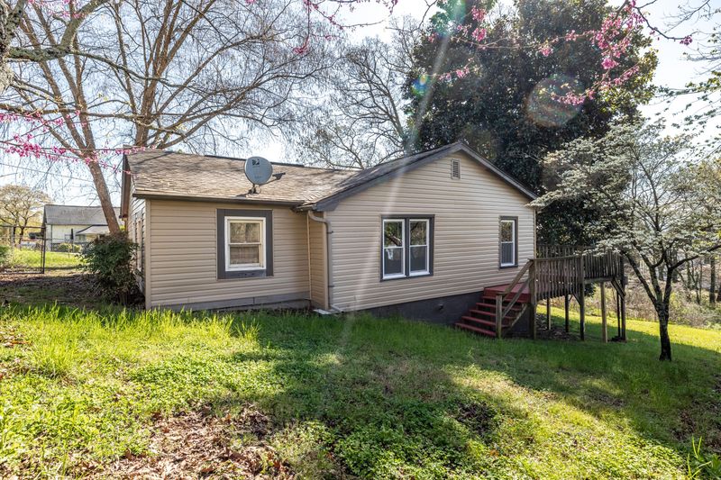 800 W 3rd Ave, Lenoir City, TN 37771