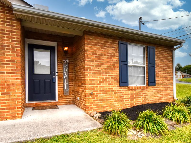 8000 Atmore Way, Powell, TN 37849