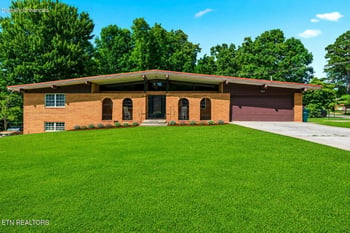 8000 Berkshire Blvd, Powell, TN 37849