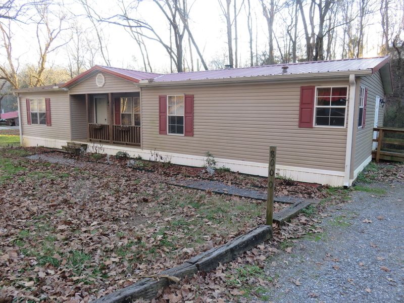 8000 Simpson Rd, Loudon, TN 37774