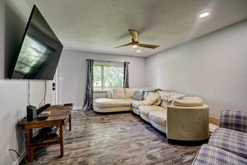 8000 Washington Pike, Corryton, TN 37721