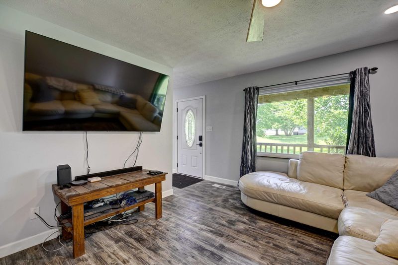 8000 Washington Pike, Corryton, TN 37721