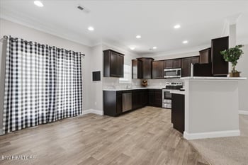8002 Cambridge Reserve Dr, Knoxville, TN 37924