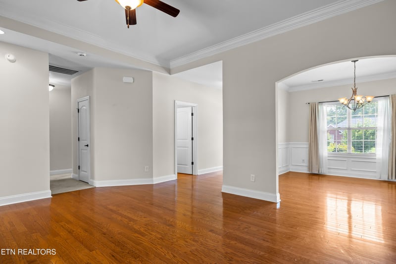8002 Stone Hollow Dr, Knoxville, TN 37924