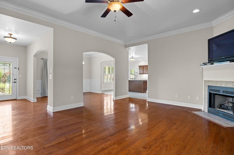 8002 Stone Hollow Dr, Knoxville, TN 37924