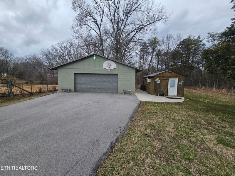 8004 Boruff Rd, Corryton, TN 37721