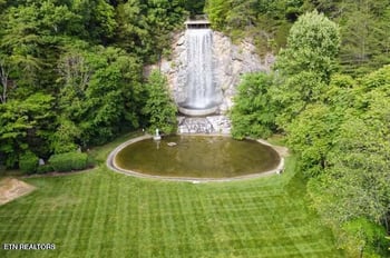 8004 Burgess Falls Ln, Knoxville, TN 37931