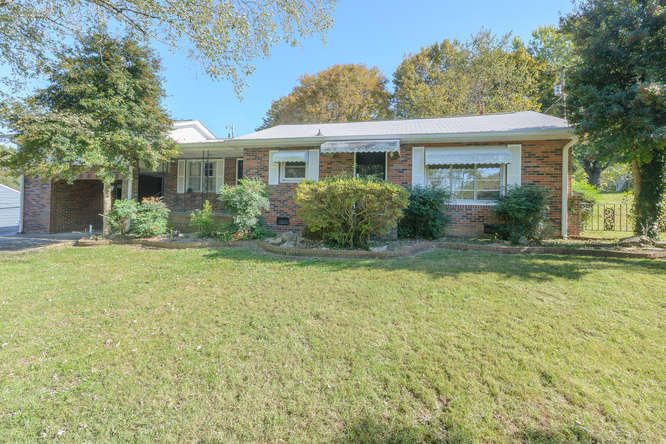 8004 Harmon Rd, Powell, TN 37849