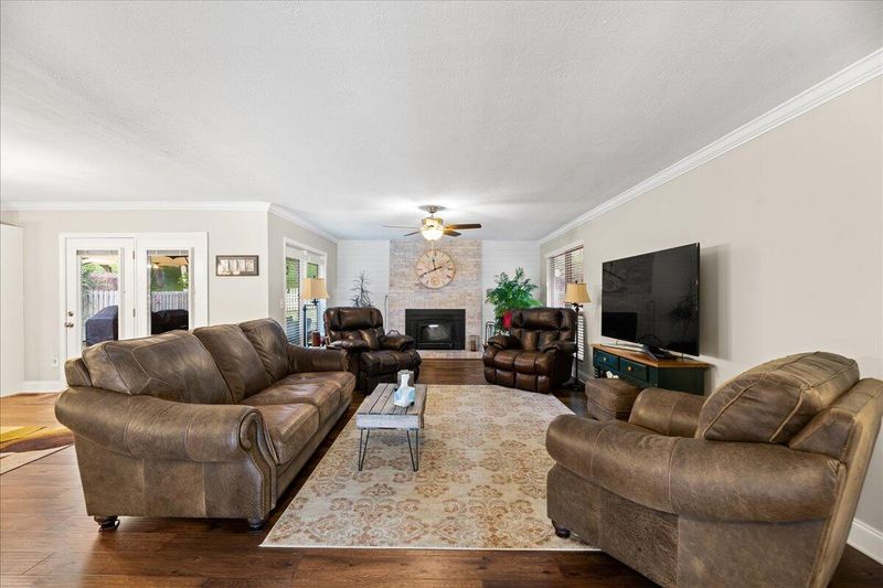 8005 Camberley Dr, Powell, TN 37849