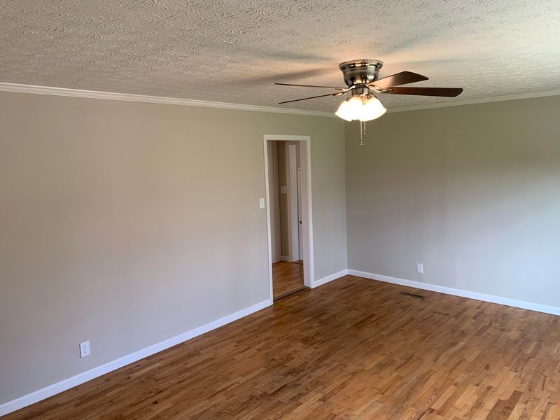 8005 Sharp Rd, Powell, TN 37849