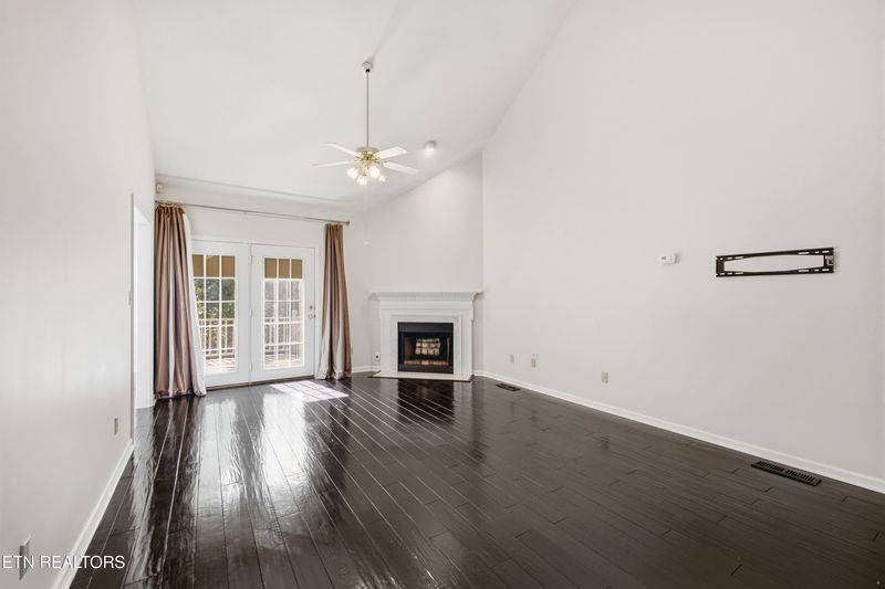 8006 Thistle Ln, Knoxville, TN 37919