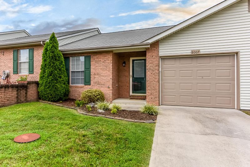 8007 Stablegate Way, Powell, TN 37849