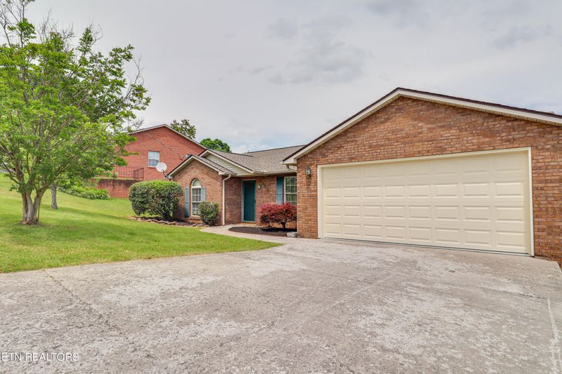 8008 Verona, Powell, TN 37849