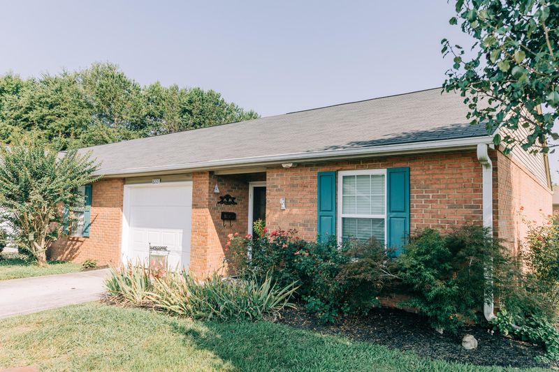8009 Keybridge Way, Powell, TN 37849