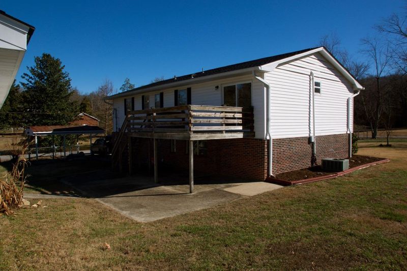 8009 S Burchfield Dr, Oak Ridge, TN 37830
