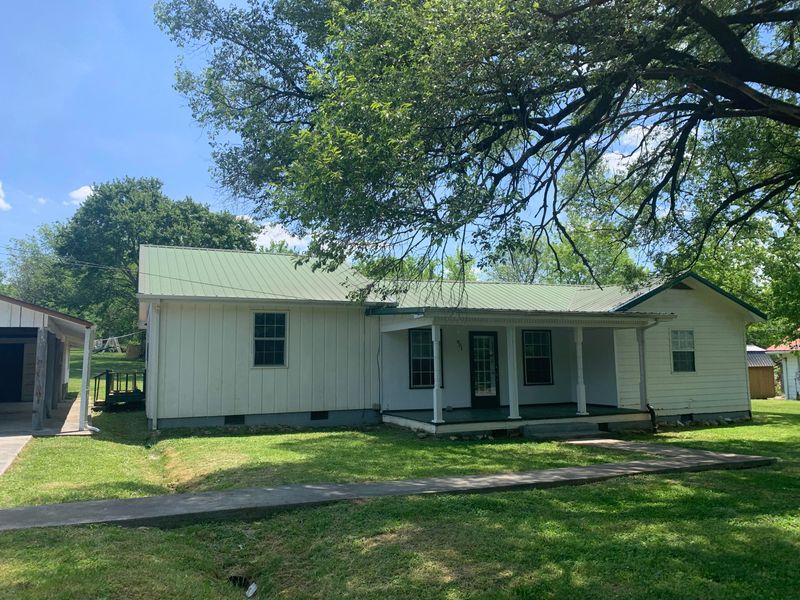 801 Dunn St, Etowah, TN 37331