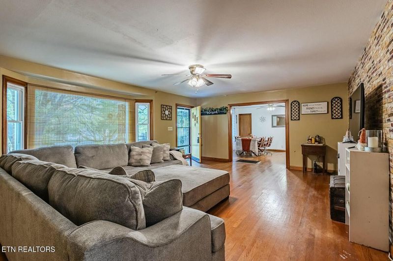 801 Gideon St, Athens, TN 37303